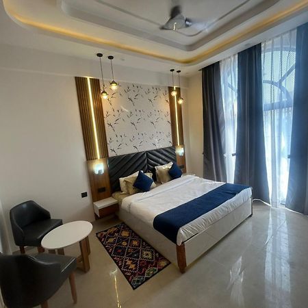 Cloud9 Stays Lucknow Exterior photo